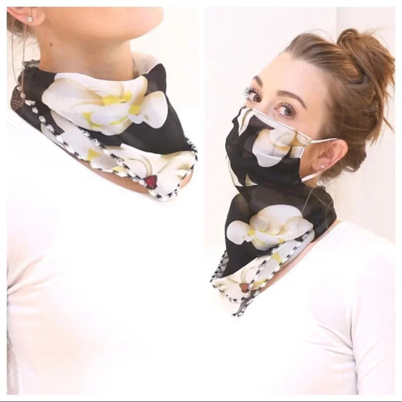 Lace back asymmetrical top - Picture 6 of 9